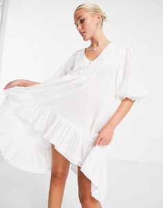Белое ярусное платье мини с присборенной юбкой и завязкой на воротнике In The Style x Lorna Luxe-Белый