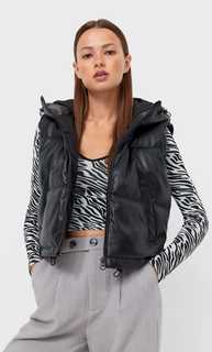 Stradivarius Короткий Стеганый Жилет Из Искусственной Кожи Черный S