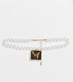 Короткое ожерелье из искусственного жемчуга с золотистыми деталями, подвеской с бабочкой и отделкой эмалью Reclaimed Vintage Inspired-Золотистый
