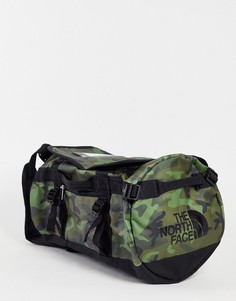 Небольшая сумка дафл с камуфляжным принтом The North Face объемом 50 литров-Зеленый цвет