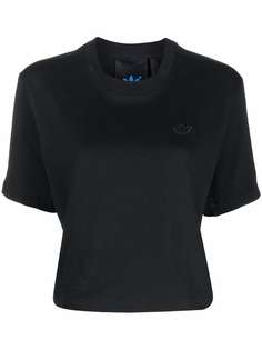 adidas укороченная футболка с вышитым логотипом