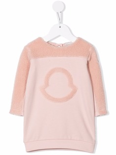 Moncler Enfant платье с нашивкой-логотипом и вставками из шерпы