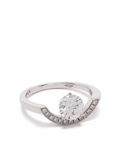 Loyal.e Paris кольцо Intrépide Grand Arc из белого золота с бриллиантами