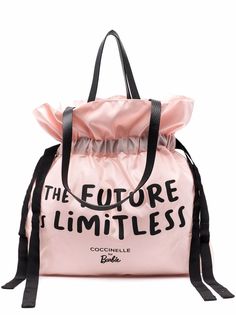 Coccinelle сумка-ведро из коллаборации с Barbie™