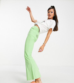 Вельветовые расклешенные брюки с завышенной талией и карманом с принтом в виде губ куклы Bratz Daisy Street x Bratz-Зеленый цвет