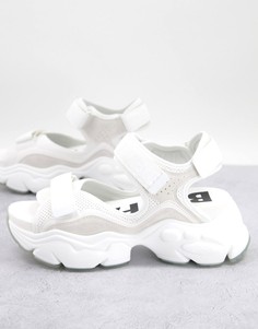 Белые сандалии на толстой подошве из экологичных материалов Buffalo-Белый