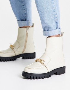 Кожаные ботинки молочного цвета на плоской толстой подошве с золотистой цепочкой Asra Bobbie-Белый