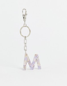 Брелок для сумки с подвеской-инициалом "M" сиреневого цвета с мраморным дизайном ASOS DESIGN-Фиолетовый цвет