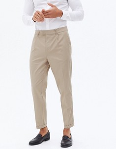 Светло-бежевые строгие суженные книзу брюки со складками New Look-Светло-бежевый цвет
