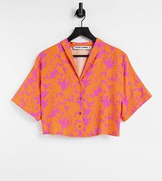 Укороченная рубашка с открытым воротником и оранжево-розовым цветочным принтом Twisted Wunder Plus-Многоцветный