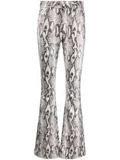 Alessandra Rich расклешенные брюки со змеиным принтом