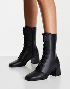 Черные ботинки на каблуке из искусственной кожи со шнуровкой Monki Elma-Черный цвет