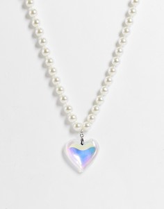 Ожерелье с искусственным жемчугом и объемной пластиковой подвеской-сердечком ASOS DESIGN-Разноцветный
