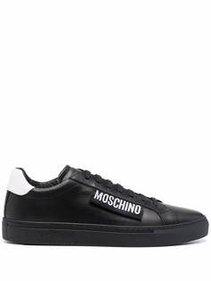 Moschino кроссовки на шнуровке