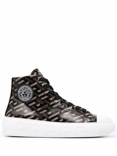 Versace кроссовки на шнуровке с узором Greca