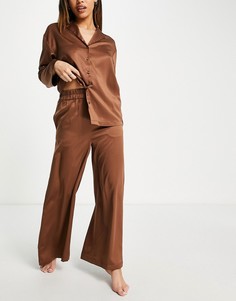 Атласный пижамный комплект шоколадного цвета из брюк и рубашки Topshop-Коричневый цвет