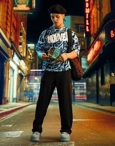 Oversized-футболка со сплошным принтом разводов и надписью ASOS DESIGN-Голубой