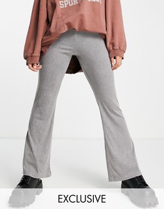 Темно-серые расклешенные брюки в рубчик Reclaimed Vintage Inspired-Серый