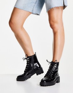 Лакированные массивные ботинки черного цвета на шнуровке и плоской подошве New Look-Черный цвет