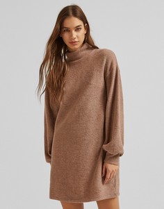 Коричневое вязаное платье с высоким воротником Bershka-Коричневый цвет