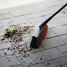 Метлы, щетки метла FISKARS SolidTM большая 47см