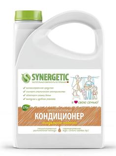 Кондиционер для белья Synergetic &quot;Миндальное молочко&quot;, 2,75л Unicum
