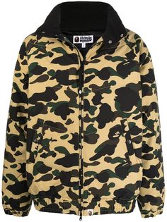 A BATHING APE® пуховик с камуфляжным принтом Bape