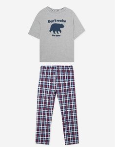 Пижама с принтом Dont wake the bear и брюками в клетку для мальчика Gloria Jeans