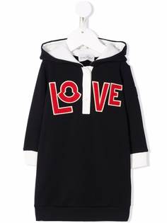 Moncler Enfant платье с капюшоном и нашивкой Love