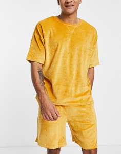 Желтый пижамный комплект с футболкой и шортами из велюра в рубчик ASOS DESIGN