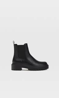 Stradivarius Ботинки На Плоской Рифленой Подошве Черный 39