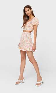 Stradivarius Мини-Юбка Со Сборкой Цвет Небеленого Полотна Xl