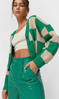 Stradivarius Шорты Из Искусственной Кожи Зеленый 44