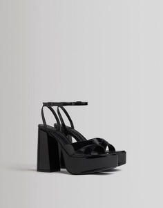 Черные сандалии на платформе с каблуком в стиле ретро Bershka-Черный цвет