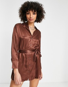 Атласное платье-рубашка шоколадного цвета с поясом Bershka-Коричневый цвет