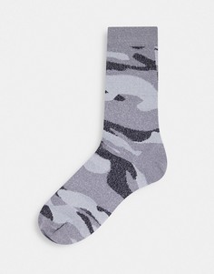 Серые носки с камуфляжным принтом и блестками ASOS DESIGN-Серый