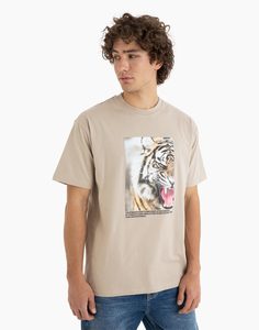 Бежевая свободная футболка с тигром Gloria Jeans