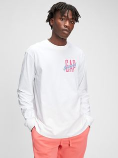 Лонгслив с карманом и принтом GAP