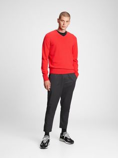 Джемпер с V-образным вырезом GAP