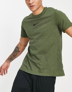 Спортивная футболка цвета хаки с выгоревшим эффектом Nike Pro Collection-Зеленый цвет