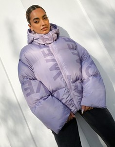 Пальто-пуховик в стиле oversized сиреневого цвета с монограммами ASOS Weekend Collective-Разноцветный