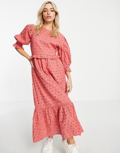 Розовое платье миди с вышивкой ришелье и оборками Miss Selfridge-Розовый цвет