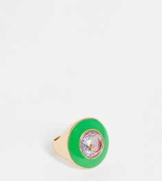 Эксклюзивное массивное кольцо золотистого цвета со стразом и зеленой эмалью Big Metal London Exclusive-Зеленый цвет