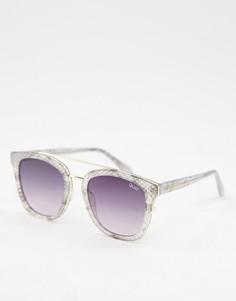Круглые солнцезащитные очки с коричневыми стеклами в оправе со змеиным принтом Quay Sweet Dreams-Серый