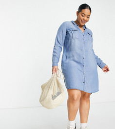 Светло-голубое платье-рубашка из денима Vero Moda Curve-Голубой