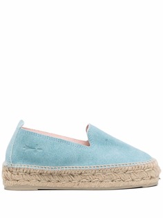Manebi эспадрильи на платформе