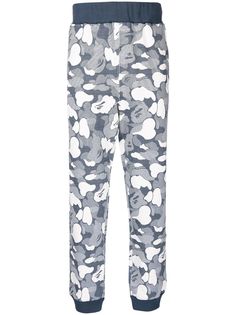 A BATHING APE® спортивные брюки Shark с камуфляжным принтом Bape