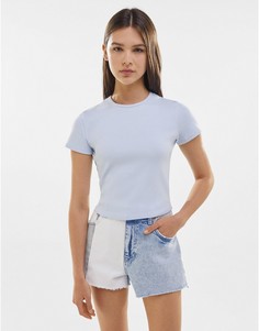 Светло-голубая укороченная футболка из органического хлопка Bershka-Голубой