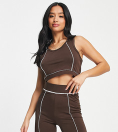 Спортивный кроп-топ шоколадного цвета с контрастными швами от комплекта Threadbare Petite Fitness-Коричневый цвет