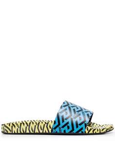 Versace шлепанцы с узором Greca